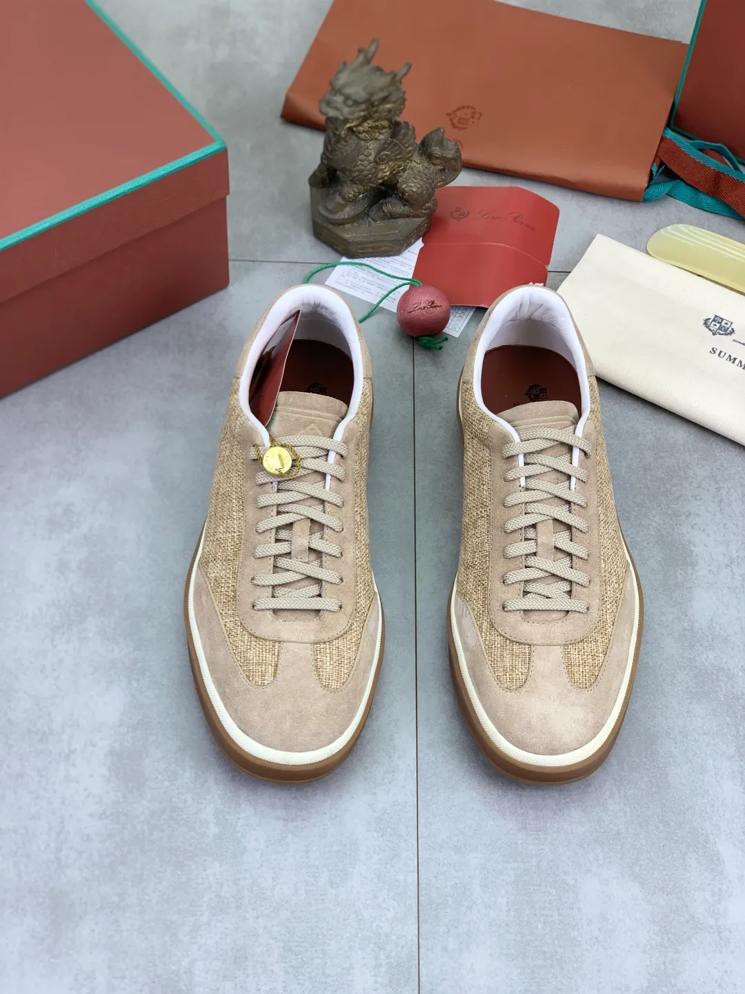 Men's Men's Shoes 💰P560 New Style 💰 The latest casual shoes Loro Piana 💯 Top grade 💯 Buy the original copy 💯 Founded the existing Loro Piana company on April 24, 1924. It is now the sixth generation of family business, providing the best quality products to customers who are discerning about taste and quality. Imported original fly woven fabrics with cowhide fabrics, plain calfskin lining, hand-stitched threads with cowhide feet, original packaging, high-end outsole, size: 38-45 (custom-made for 46), 7️⃣ colors available